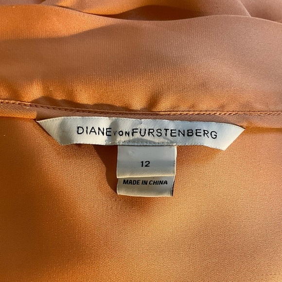 Diane Von Furstenberg Peach/Apricot Silk Drop Waist Batwing Puffed Sleeves Dress - Picture 11 of 16